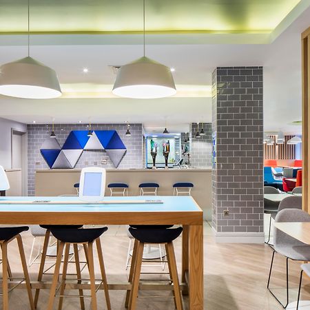 Holiday Inn Express Belfast City By Ihg Екстер'єр фото