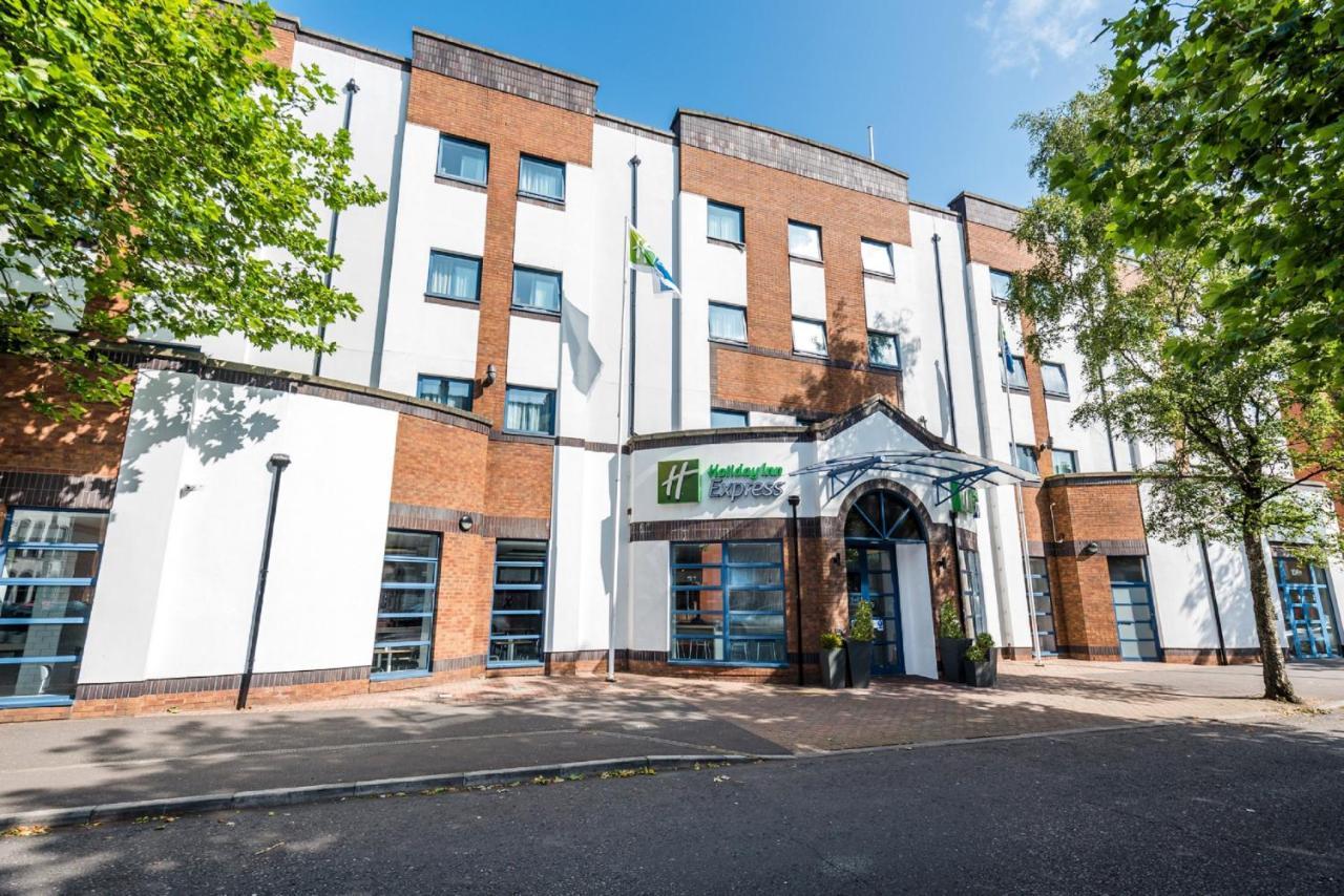 Holiday Inn Express Belfast City By Ihg Екстер'єр фото