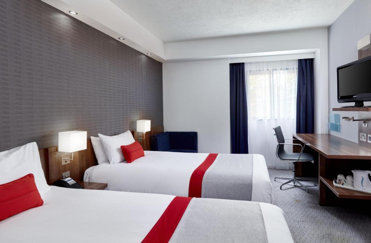 Holiday Inn Express Belfast City By Ihg Екстер'єр фото