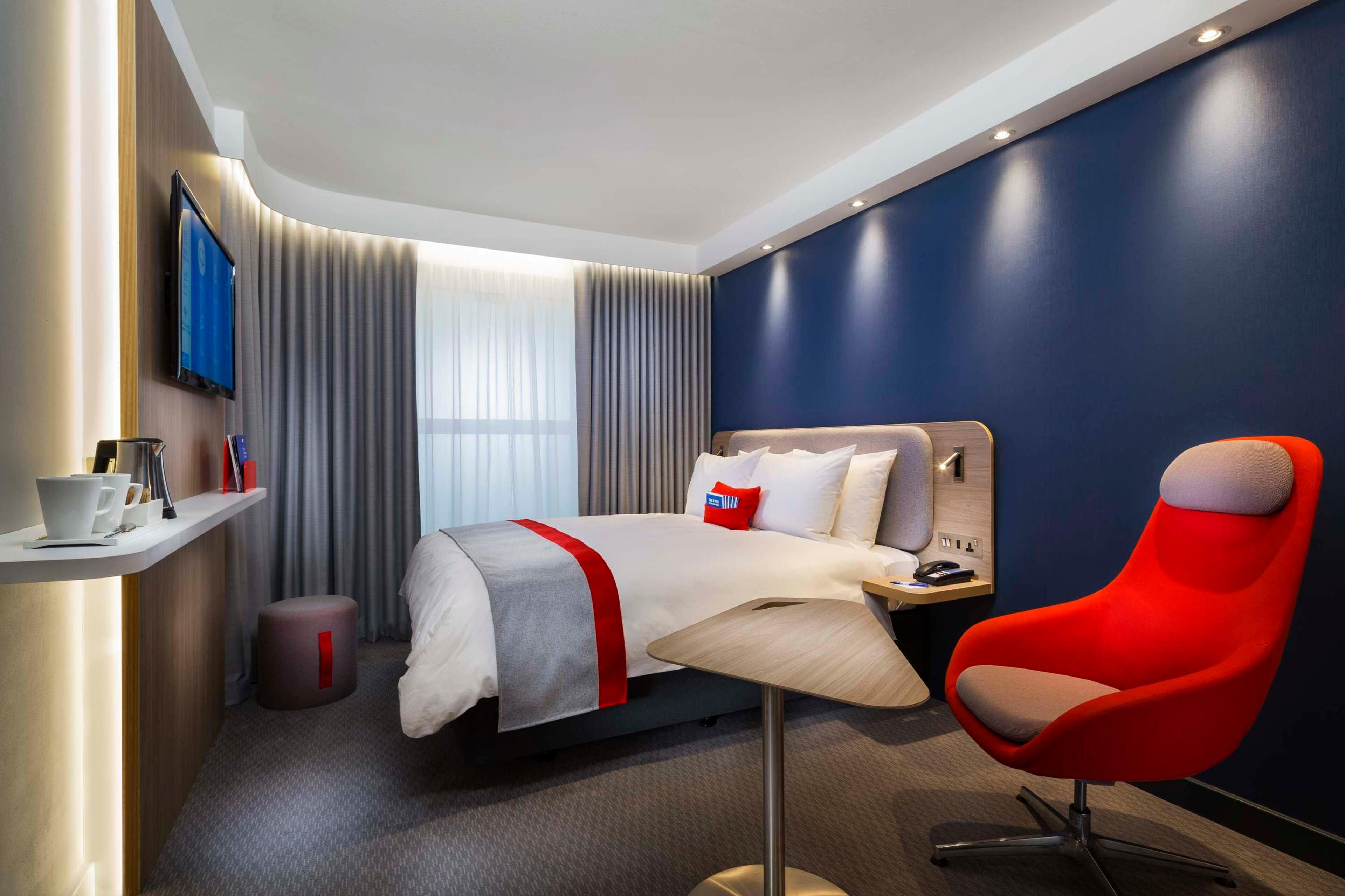 Holiday Inn Express Belfast City By Ihg Екстер'єр фото