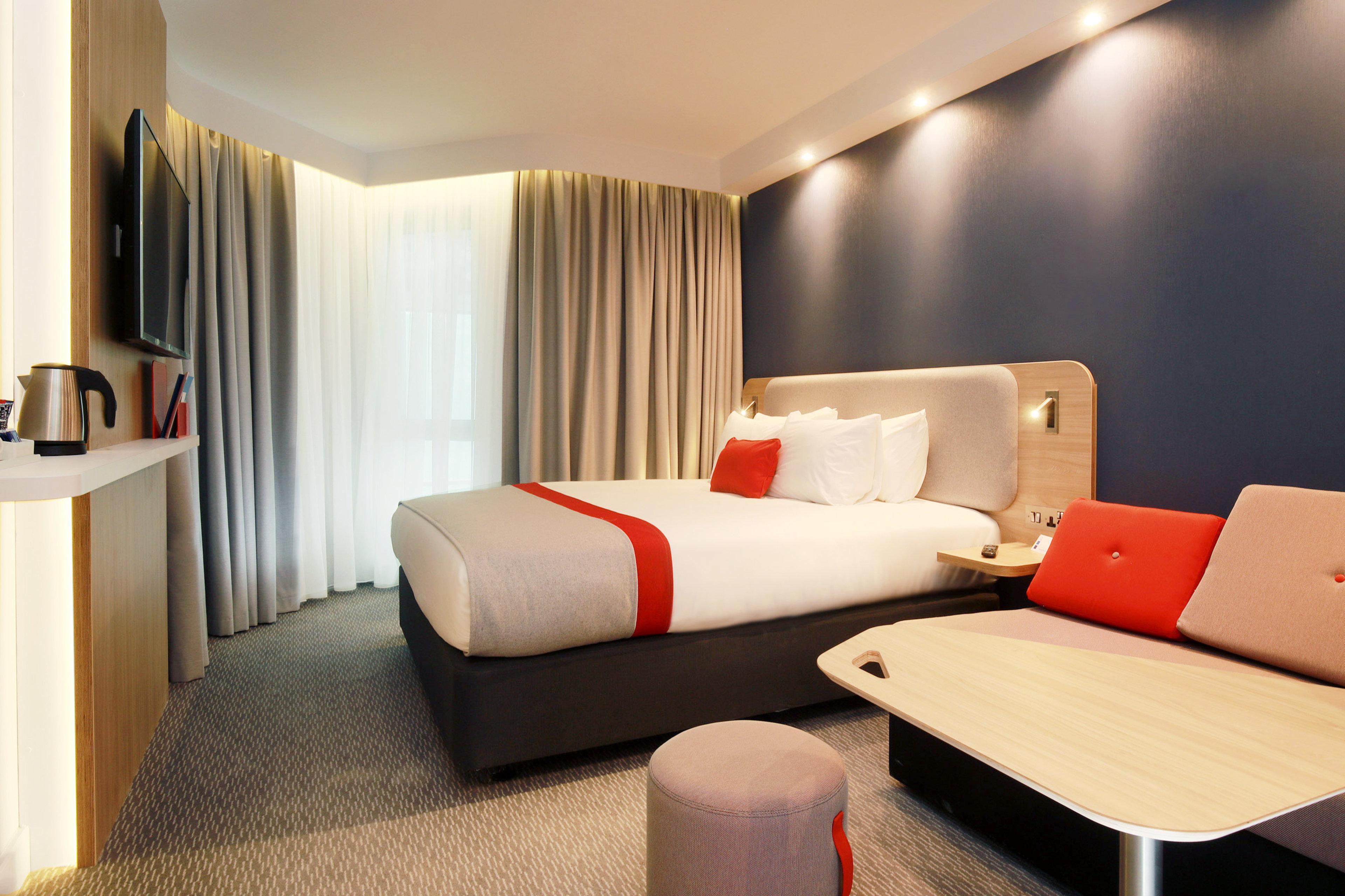 Holiday Inn Express Belfast City By Ihg Екстер'єр фото