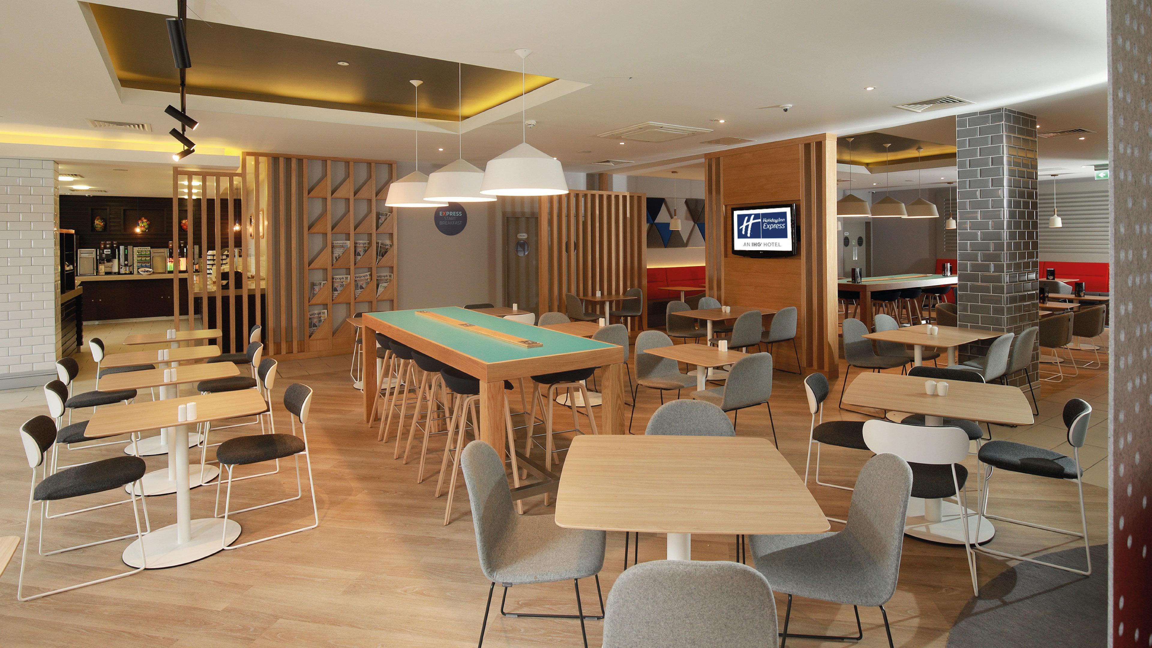 Holiday Inn Express Belfast City By Ihg Екстер'єр фото