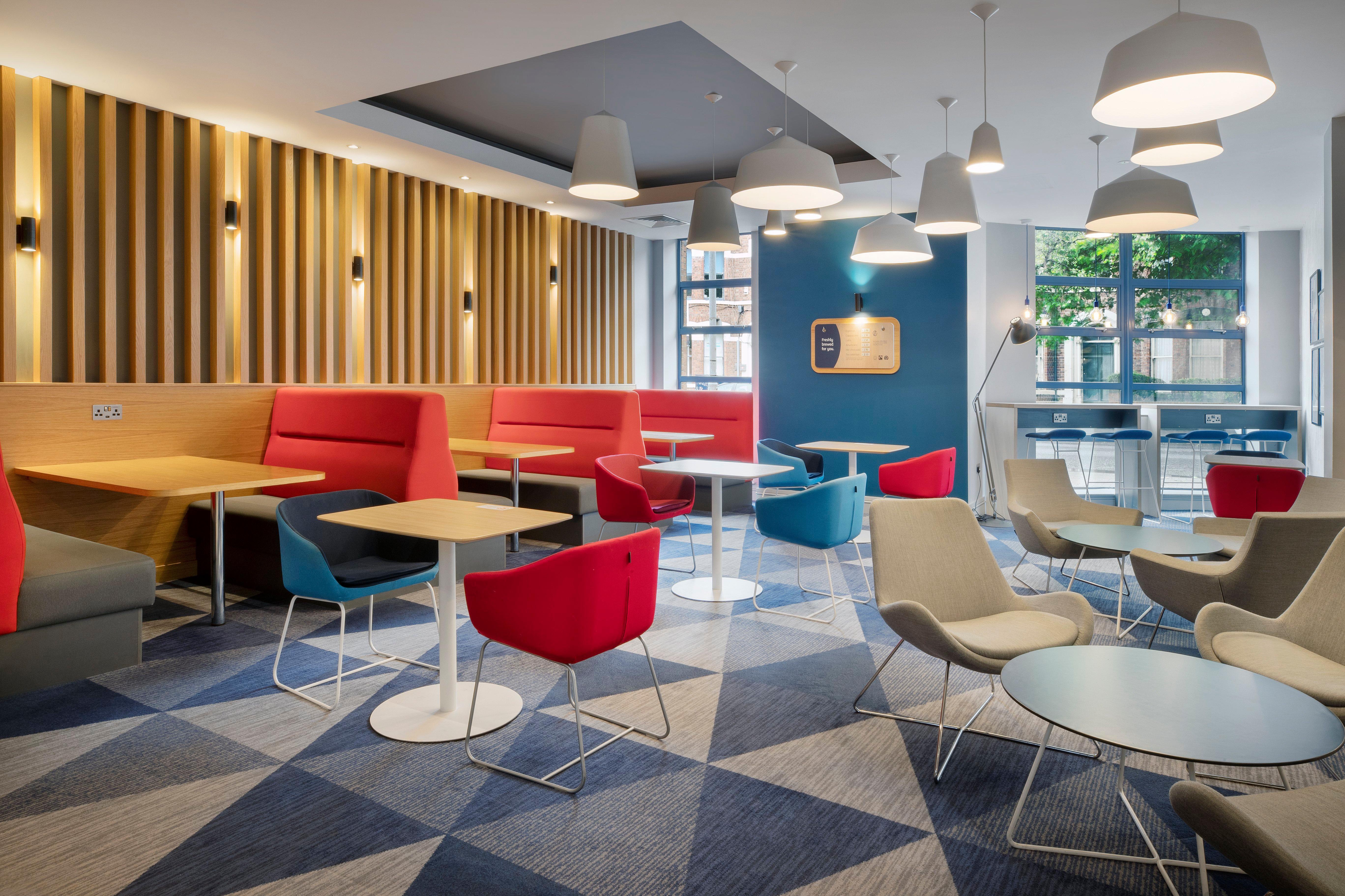 Holiday Inn Express Belfast City By Ihg Екстер'єр фото